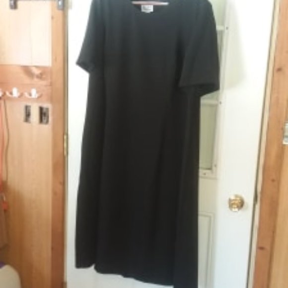 Sz 30W Plus Main St. Classics Black SS Poly Dress - Picture 5 of 8